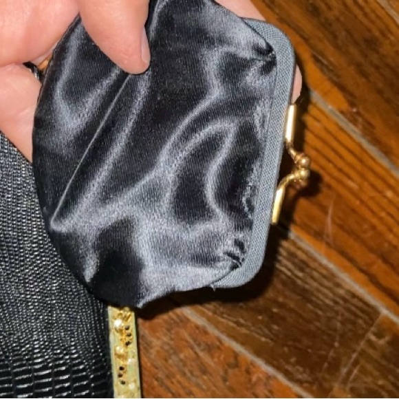 Vintage Clutch with Chain - Picture 5 of 9